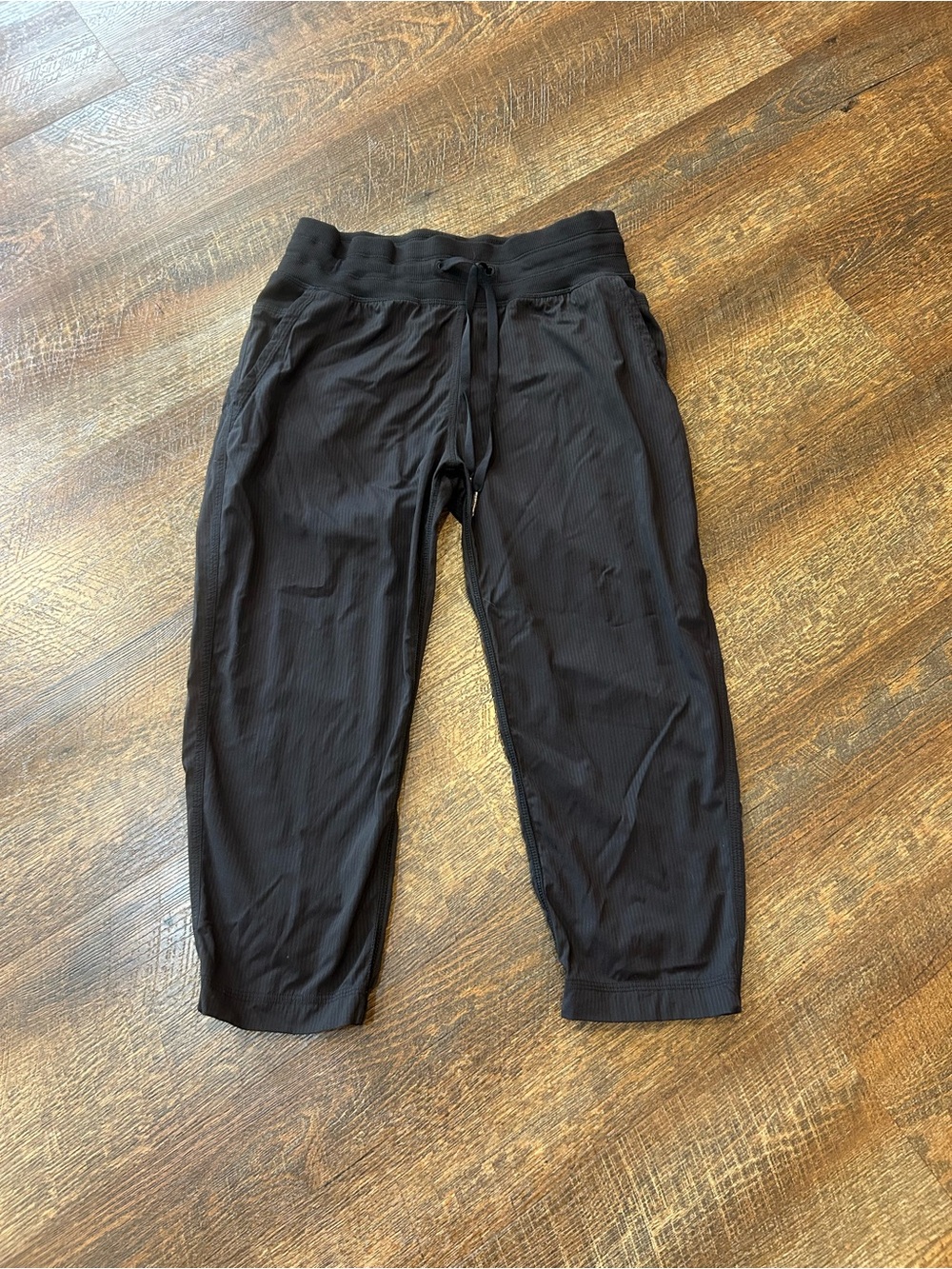 lululemon athletica Black Cropped Drawstring Joggers